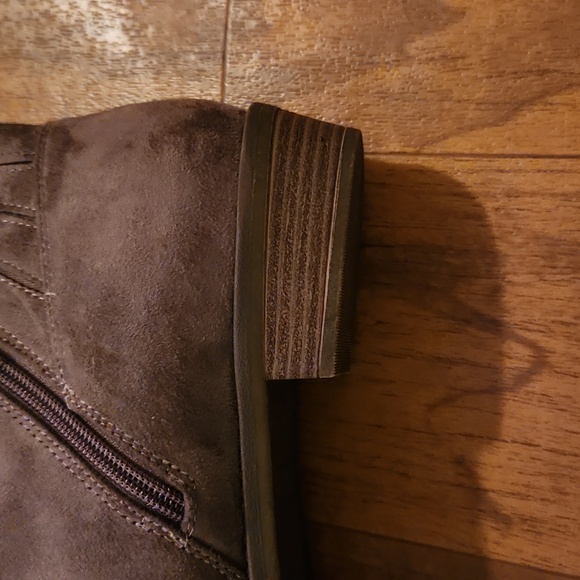 NWOT ankle boots - Picture 6 of 6